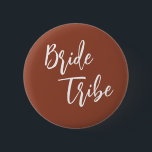Bóton Redondo 5.08cm Noiva Tribo Terracota Laranja Queimada Casamento<br><div class="desc">Noiva Tribo Laranja Queimada Terracota Botão de Casamento.  Confira nossa coleção da loja abaixo para itens correspondentes.</div>