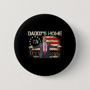 Bóton Redondo 5.08cm Pai Americano Flag Trump 2024 Em Casa Nós, O Povo