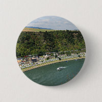 Personenzug an der Loreley
