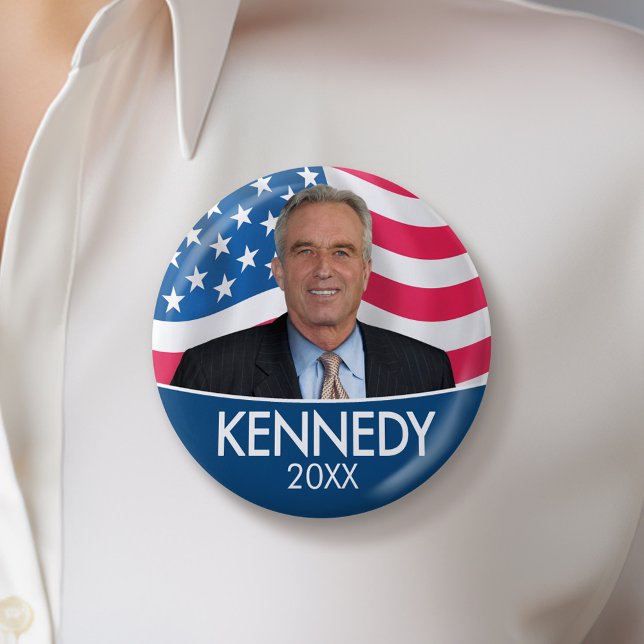 Bóton Redondo 5.08cm RFK JR - Robert Kennedy Photo com Flag 2024 (Kennedy Campaign Button - Great Rally button for the Next Election)
