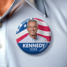 Robert F Kennedy JR 2024 - com fundo de bandeira