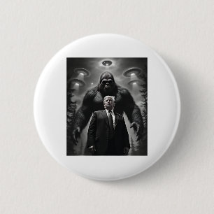 Bóton Redondo 5.08cm Trump Pé Grande Ufo Alien Encontro Extraterrestre