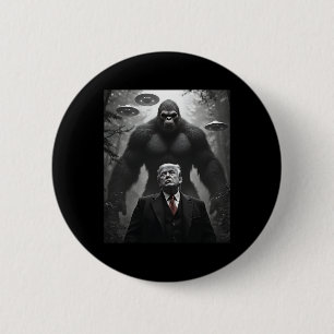 Bóton Redondo 5.08cm Trump Pé Grande Ufo Encontro de Alien Visitação Co