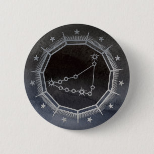 Bóton Redondo 5.08cm Zodíaco Sombrio: Signo de Capricórnio Preto e Prat