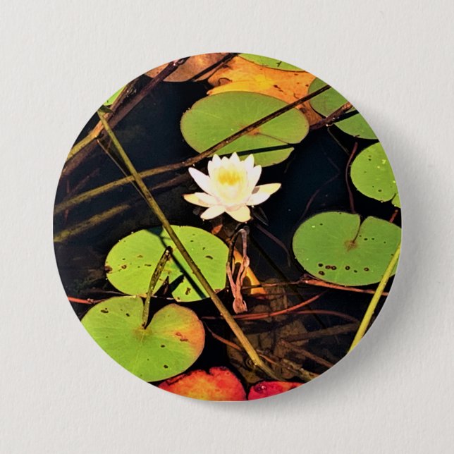 Bóton Redondo 7.62cm "Lily Pad Pond Eetéreo com Flor Branco Central (Frente)