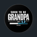 Bóton Redondo 7.62cm Mens Em Breve Ser Avô EST. 2025 Novo Avô<br><div class="desc">Mens Em Breve Ser Avô EST. 2025 Novo Avô</div>