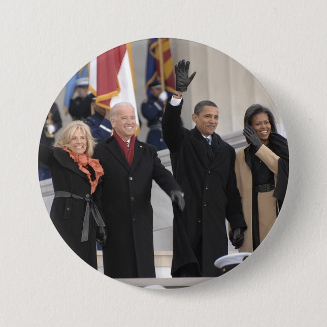 Bóton Redondo 7.62cm Os Obamas e os Bidens (Frente)