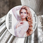 Bóton Redondo 7.62cm Pino do Botão Pageant Personalizado - Escolha o Ta<br><div class="desc">Proteja o seu sash com estilo com este pino de botão personalizável para pageants. Adicione a sua foto e o seu nome para criar o pino personalizado do pageant mais avançado para eventos de promocional. Escolha entre uma variedade de tamanhos e formas para torná-lo seu!</div>