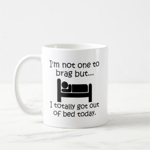 Brag fora da caneca engraçada da cama