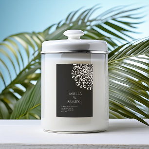 Branco timítico sobre a etiqueta da vela florescen