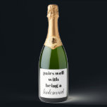 Bridesmaid Vinho Espumante Proposta de Bridesmaid<br><div class="desc">dama de mini vinho espumante da bridesmaid, dístico da garrafa de vinho de proposta da bridesmaid, adesivos da garrafa de presente da bridesmaid, pares bem com deveres da damada de honra, boneca da festa de solteira da ponte, você será minha dama de honra, etiqueta de vinho espumante da ponte, uma...</div>