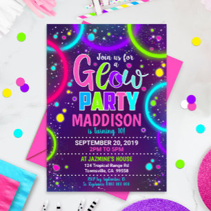 Brilho do Convite de festas Neon no brilho escuro