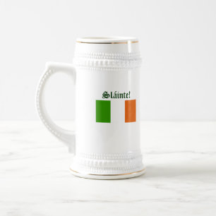 Brinde à caneca de cerveja irlandesa da