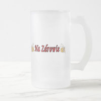 Brinde do Na Zdrowie com canecas de cerveja