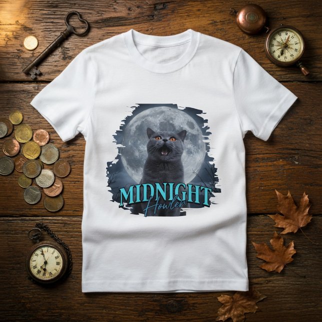 British Shorthair Cat Howling At The Moon T-Shirt (Criador carregado)