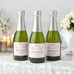 Brunch de Chá de panela Rosa Esbranquiçado<br><div class="desc">Rótulos de vinho espumante Blush Pink Chá de panela Brunch com script de tipografia elegante. Mais produtos com esse design estão na coleção abaixo.</div>