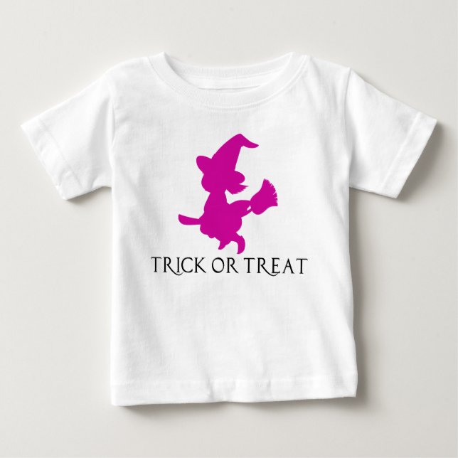 Bruxa Adorável numa Camisa de Bebê Broomstick (Frente)