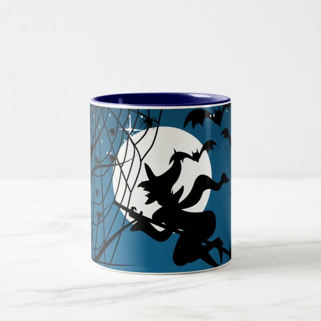 Bruxa e aranha na web caneca personalizada do Dia  (Centro)