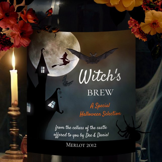 Bruxas de Halloween criam rótulo de vinho (Halloween wine label featuring a witch flying through the night at full moon - with bat and castle)