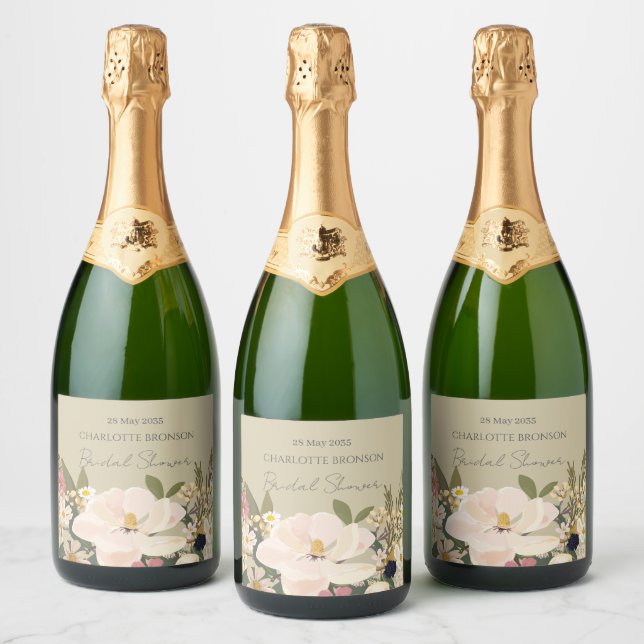 Buquê Floral Magnólia para Chá de Noiva (Garrafas)