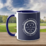 Buraco azul marinho em uma caneca de golfe persona<br><div class="desc">Personalize o nome,  o número do buraco de localização e a data para criar uma vitória de golfe excelente para celebrar esse buraco fantástico em um só. Projetado por Thisnotme©</div>