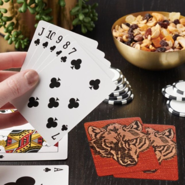 Cabeça de Lobo em Cartas de Baralho Vermelhas (Wolf Head on Red  Design Poker type playing cards . Easy to shuffle smooth card stock. 2.5" x 3.5" )