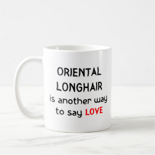 cabelos longos orientais adoram caneca de café