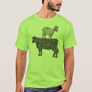 Cabra em um t-shirt da vaca
