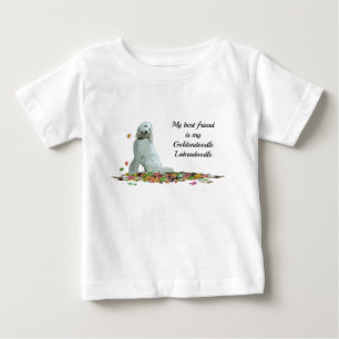 Cachorro De Porco Deixa Camisa De Bebê