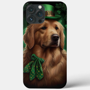 Cachorro Retriever Dourado no Dia de São Patrício