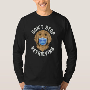 Cachorro Retriever ouro Vestindo Uma Camisa De Más