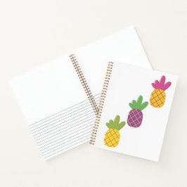 Caderno criativo de abacaxi com esboço e linhas