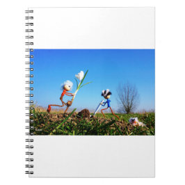 Caderno Espiral 2 Fubby's die een bol krokus planten.