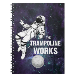 Caderno Espiral A Trampoline Funciona Astronauta Preto-e-Branco