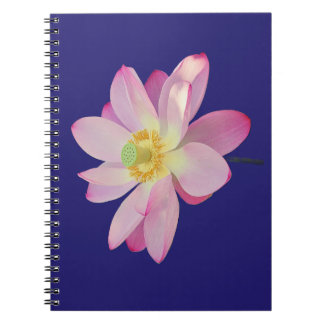 Caderno Espiral A vibrant lotus flower