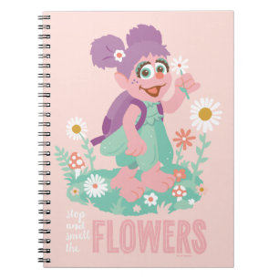 Caderno Espiral Abby Cadabby Parem e cheirarem as flores