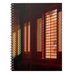 Caderno Espiral Aberturas da janela da malha por luz