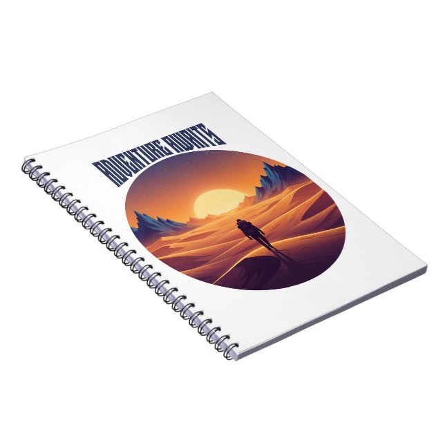 Caderno Espiral Adventure Desert Tee — Perseguindo Dunes & Desert  (Lado Direito)