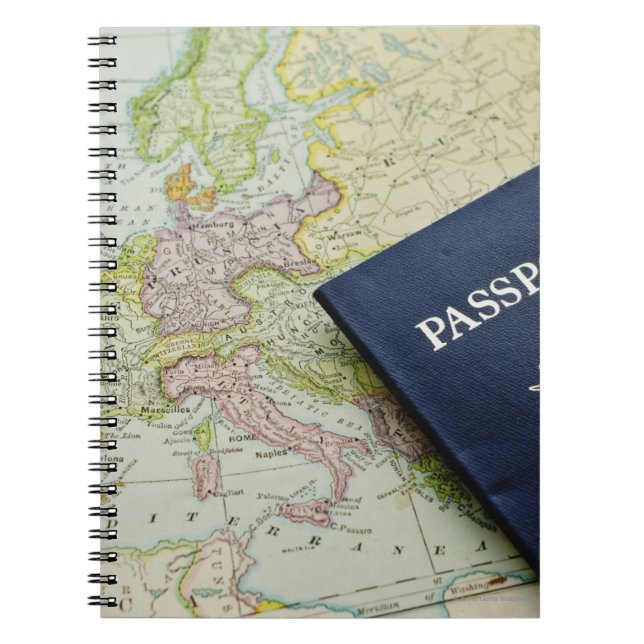 Caderno Espiral Aproximação do passaporte no mapa europeu (Frente)