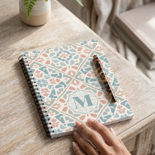 Caderno Espiral Arabesco Terroso Letra Personalizada em Mosaico