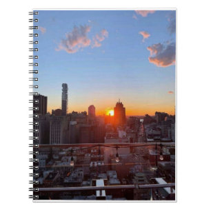 Caderno Espiral Arte da Vista do Rooftop do Por do Sol do Horizont