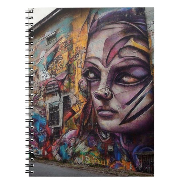 Caderno Espiral Arte Urbana sobre Edifício Abandonado (Frente)