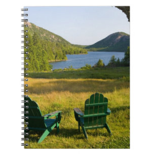 Caderno Espiral As Cadeiras Adirondack no gramado do Jordan