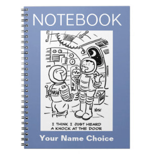 Caderno Espiral Astronautas em Nave Espacial Ouvem Batidas