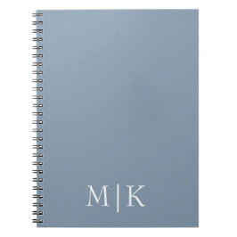 Caderno Espiral Azul empoeirado e branco | Monograma moderno