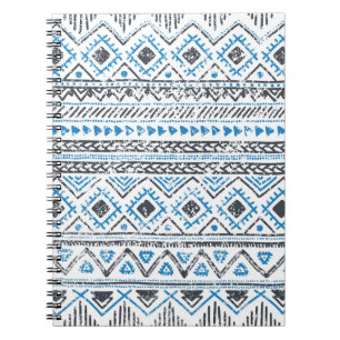Caderno Espiral Azul étnico, fundo sem costura branco.
