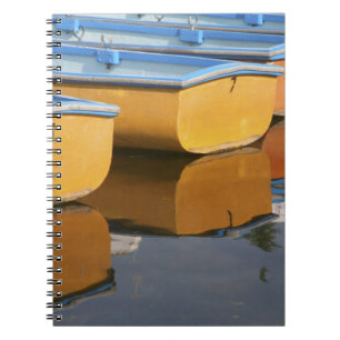 Caderno Espiral barcos a remo em Henley-on-Thames no rio Tâmisa,