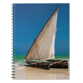 Caderno Espiral Barcos de pesca tradicionais na praia
