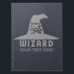 Caderno Espiral Bloco de anotações personalizado do Science Wizard<br><div class="desc">Altere o campo de texto para o que deseja. Você também pode alterar a fonte e seu tamanho e cor usando a função "Personalizar", bem como adicionar mais campos de texto, se desejar. Além disso, você pode editar a cor de fundo deste item para o que deseja. Veja na minha...</div>