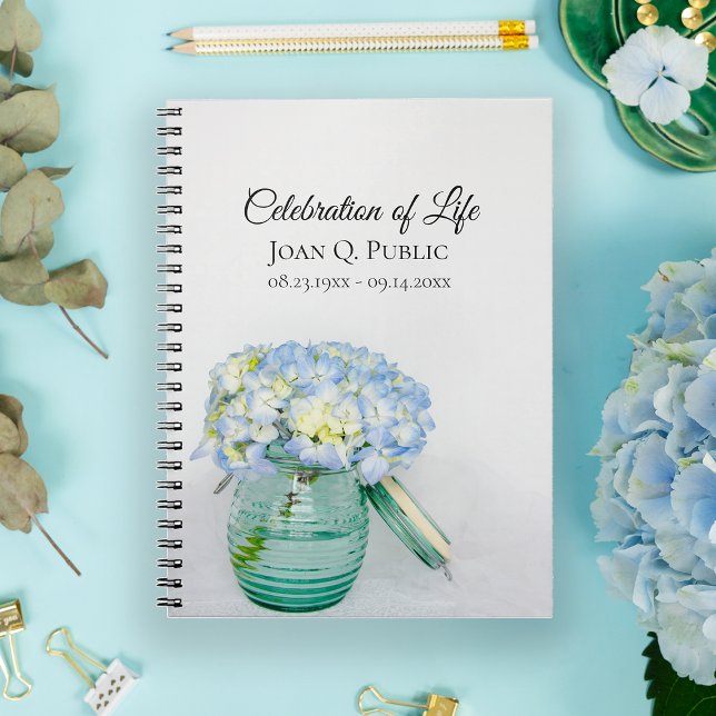 Caderno Espiral Blue Hydrangea Jar Celebration of Life Guest Book (Criador carregado)